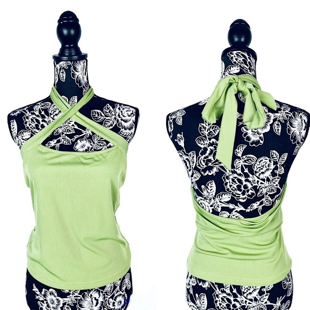 🌹🌹 Shein green stretch rubbed halter cropped top size L